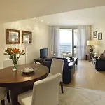 The Golden Coast 호텔 4*
