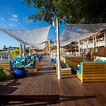 호텔 The Golden Coast 4*