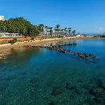 The Golden Coast 호텔 4*