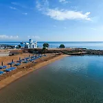 The Golden Coast 4*