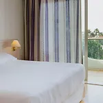 The Golden Coast 4*