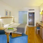 The Golden Coast 4*