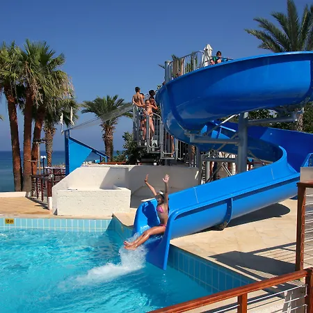 The Golden Coast 4*