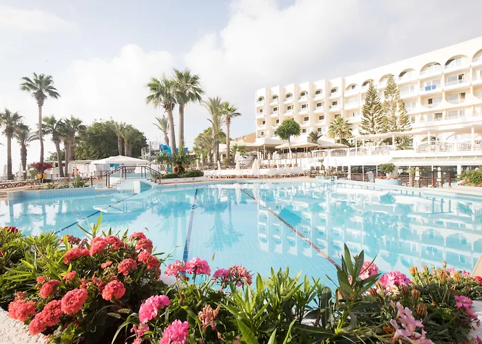 Hotel The Golden Coast 4*