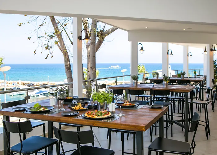 Hotel The Golden Coast Pernera