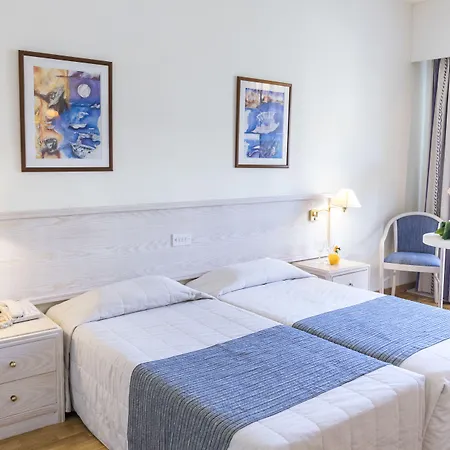 The Golden Coast Hotel Pernera