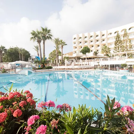מלון The Golden Coast 4*