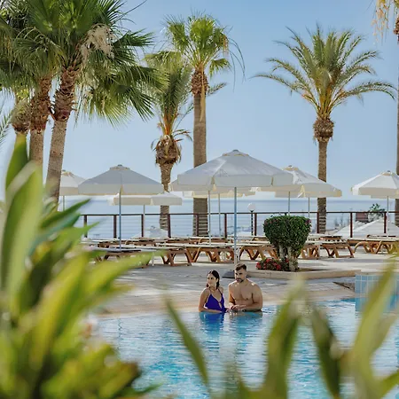 The Golden Coast Hotel 4*