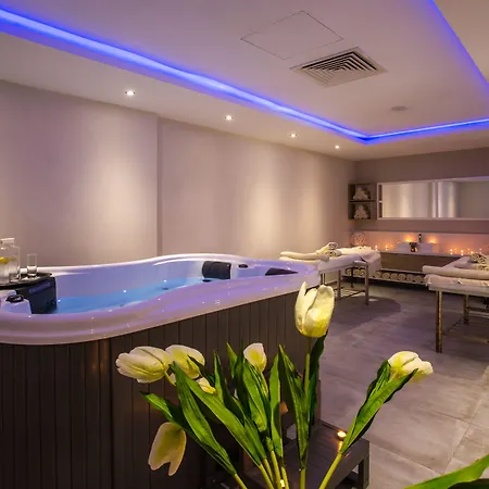 The Golden Coast Szálloda