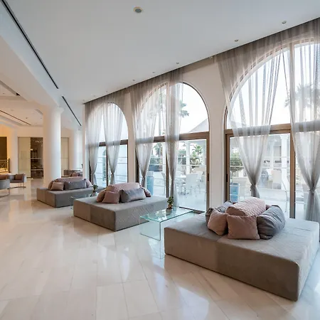 The Golden Coast 4*