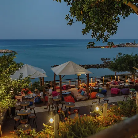 מלון The Golden Coast Pernera