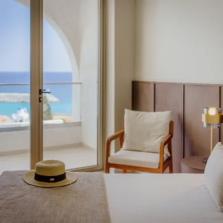 The Golden Coast מלון 4*