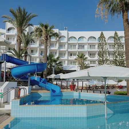 מלון The Golden Coast 4*