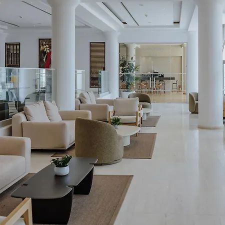The Golden Coast Hotel 4*