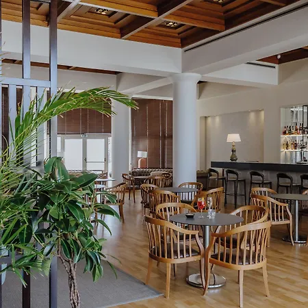 The Golden Coast Hotel 4*