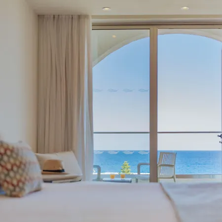 The Golden Coast 4*