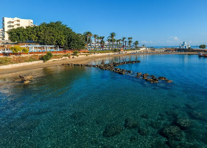 The Golden Coast فندق 4*