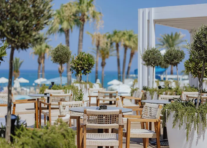 The Golden Coast Hotel Pernera