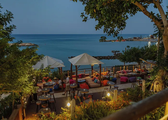 فندق The Golden Coast Pernera