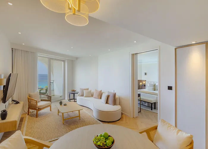 The Golden Coast فندق Pernera