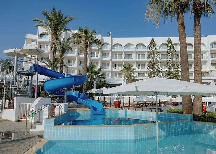 Hotel The Golden Coast 4*